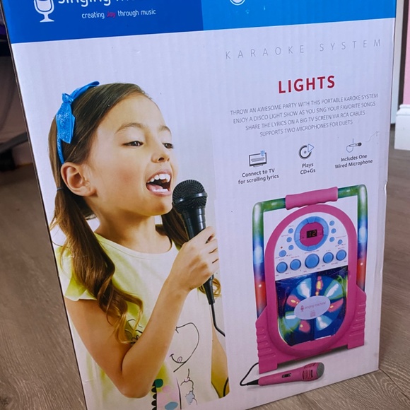 Karaoke Machine - Picture 3 of 4